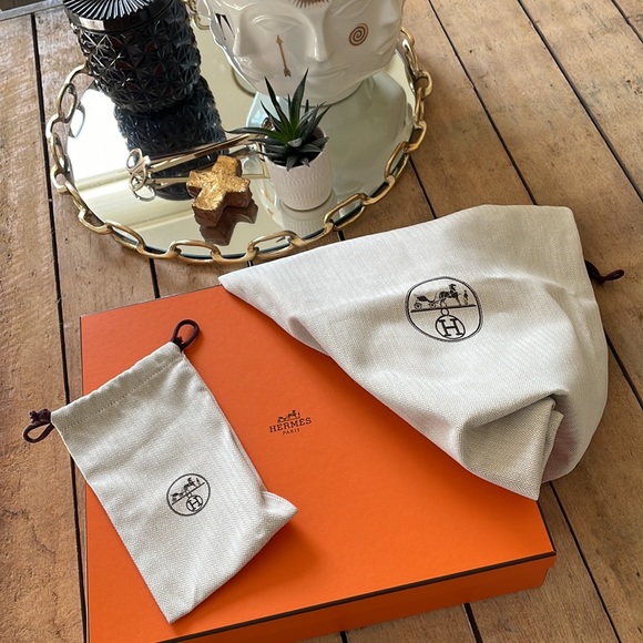 Hermes Evelyn’s Poche III 29 Clemence Etoupe Crossbody Bag with gold hardware - Picture 10 of 13